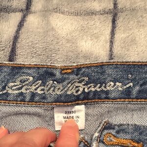 Eddie Bauer Men's Blue Relaxed Jeans